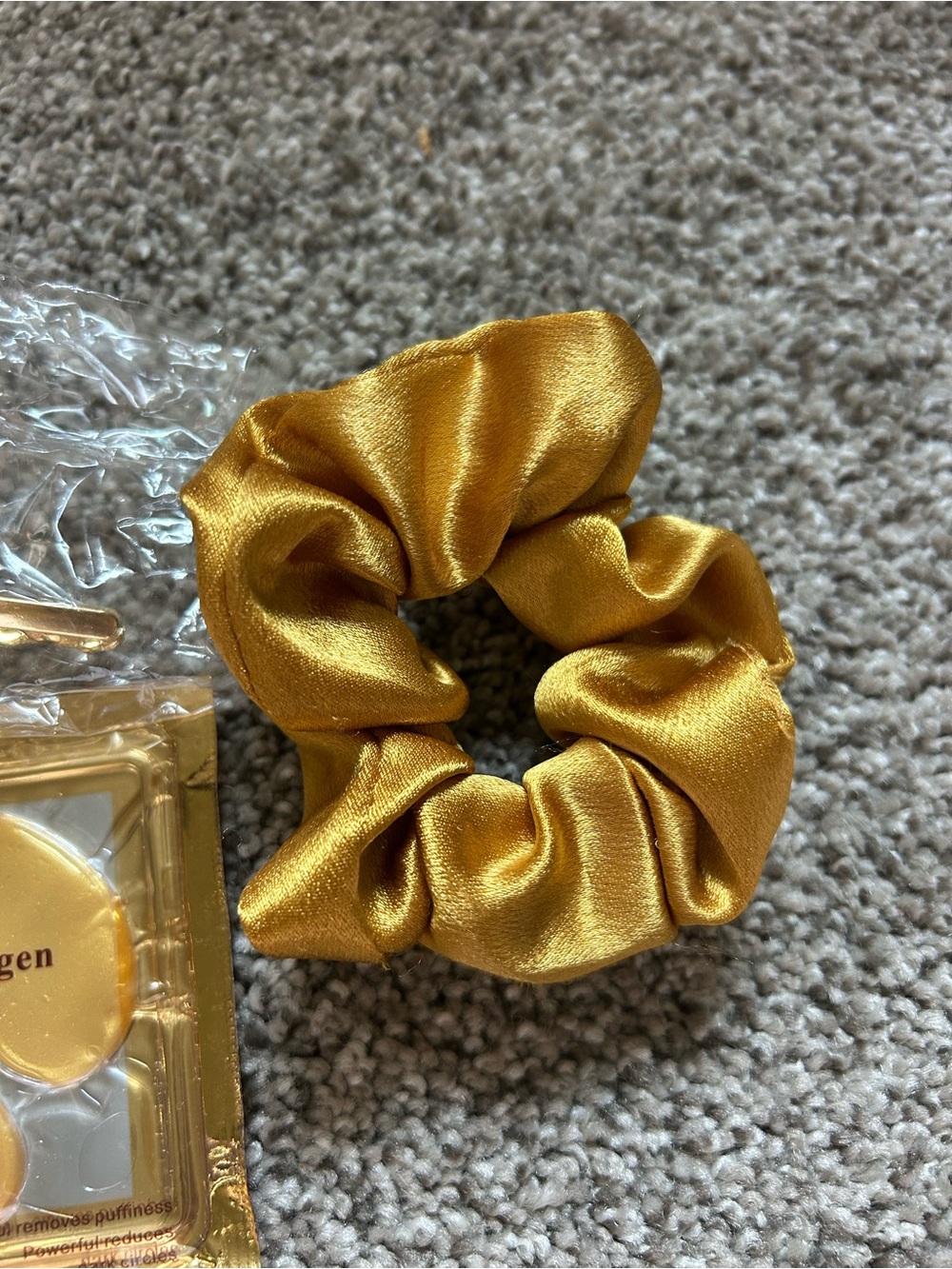 Gold Hair Clip, Scrunchie, Beaded Bracelet & Gold Eye Patches - Picture 3 of 3
